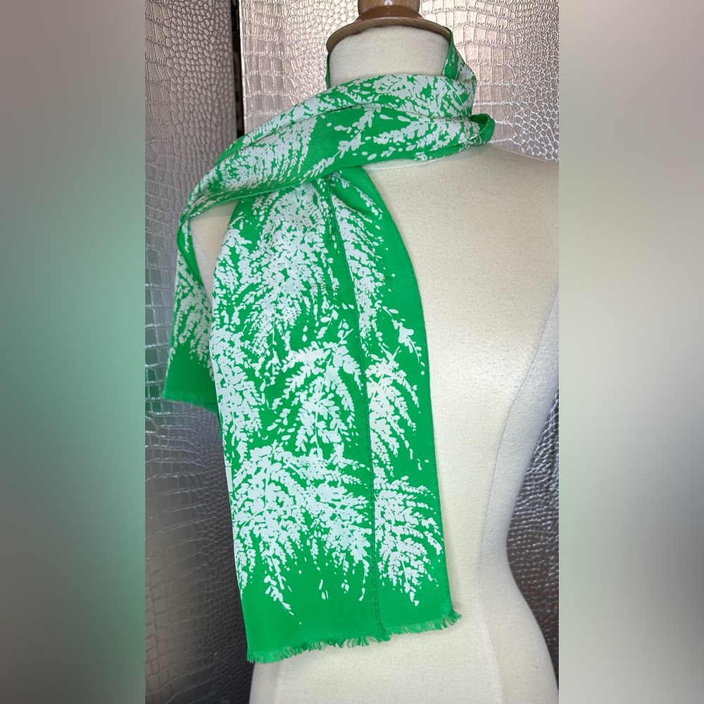 PIERRE BALMAIN Vintage Women's Scarf Green White Floral Paris 46 x 11